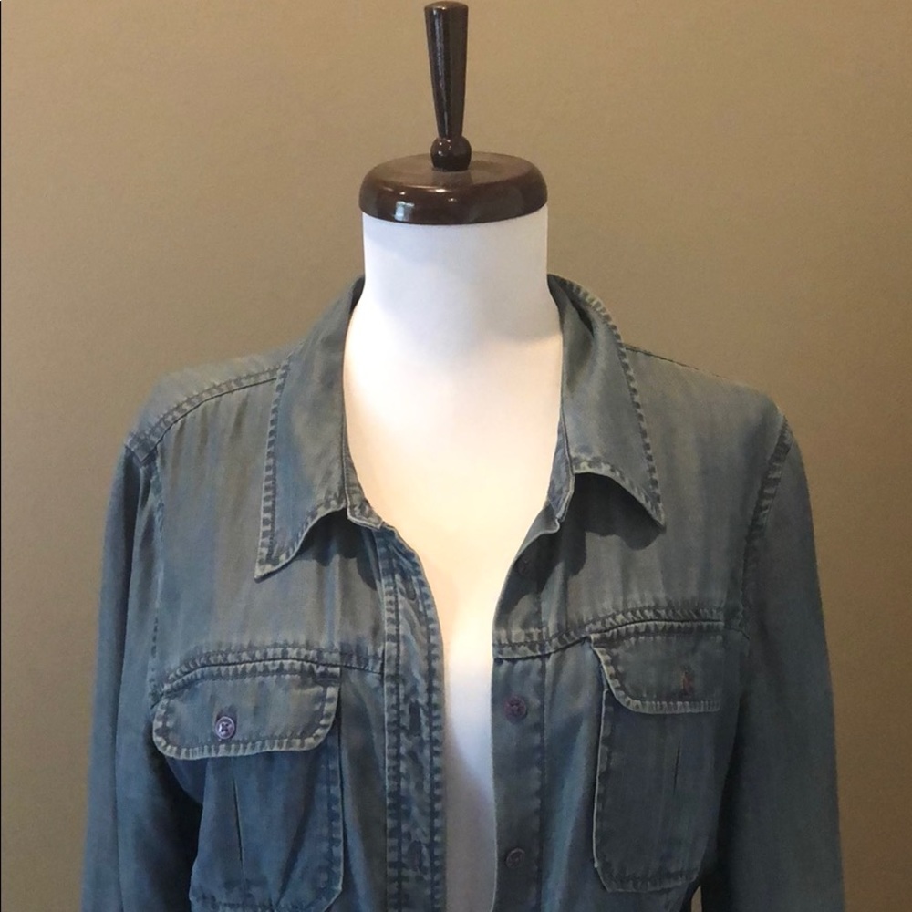 Guess Button Up Top - image 2